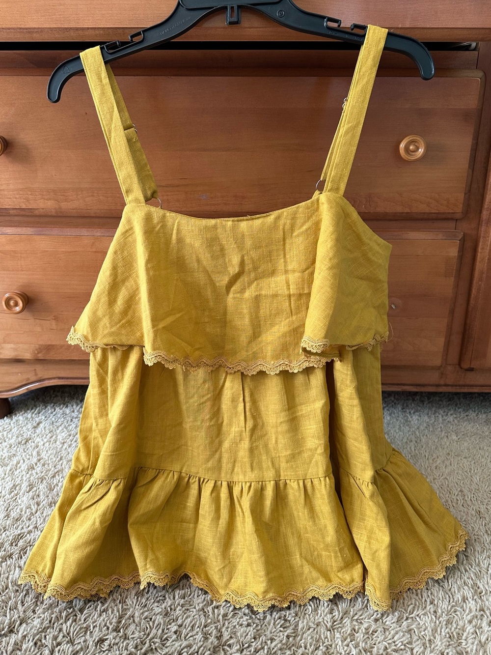 NWOT WHITE BIRCH TIERED TOP